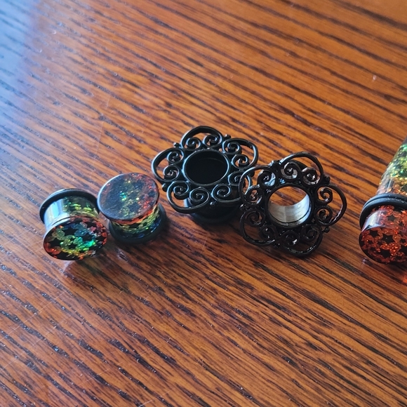 1/2" Plugs, Tunnels and Tapers (all 3 pairs) - Picture 3 of 3